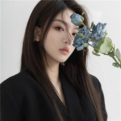 女性集中营封面