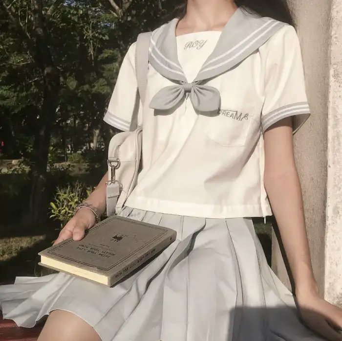 新学生封面